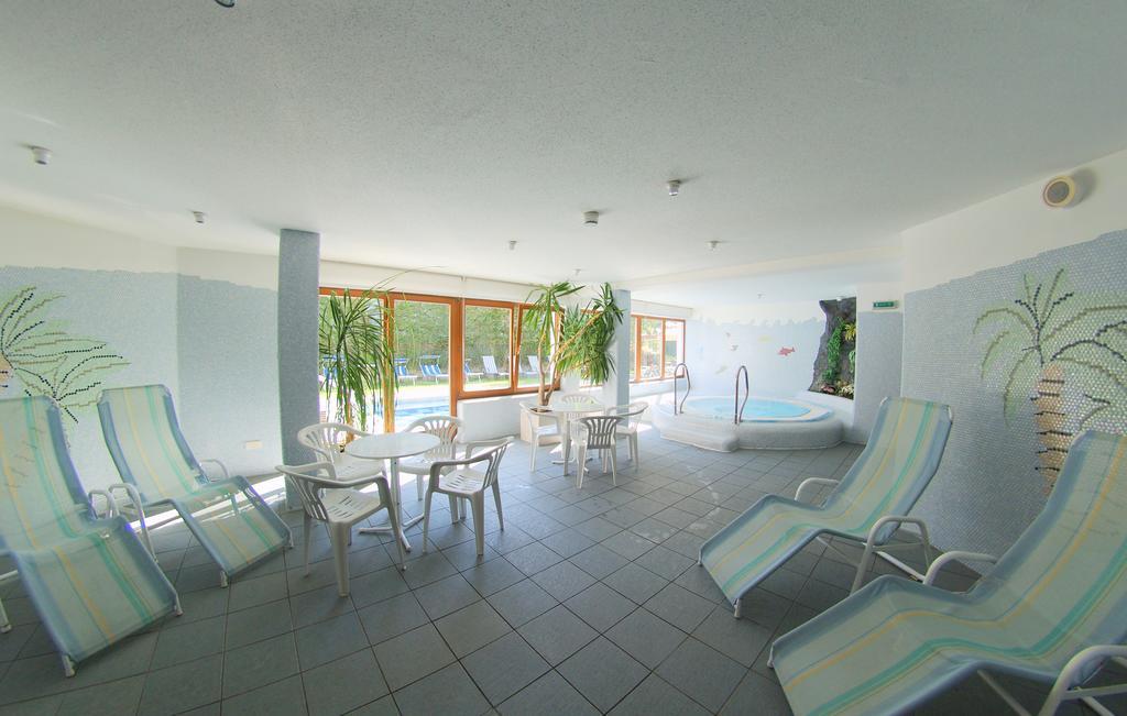 Hotel Montana Arzl im Pitztal Bagian luar foto